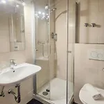 Alembra - Zur Moselbruecke Hotell