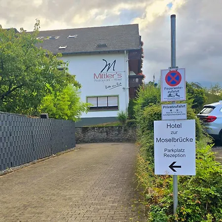 Alembra - Zur Moselbruecke 酒店 施瓦格