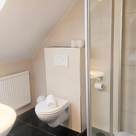 Alembra - Zur Moselbruecke Отель Швайх