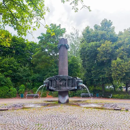 Alembra - Zur Moselbruecke