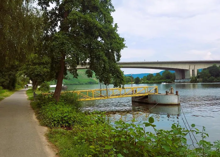 Alembra - Zur Moselbruecke Hotel