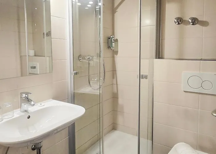 Alembra - Zur Moselbruecke Hotel